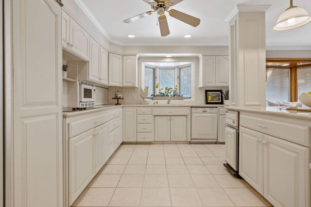 676 Sol Road, Visalia, CA 93292