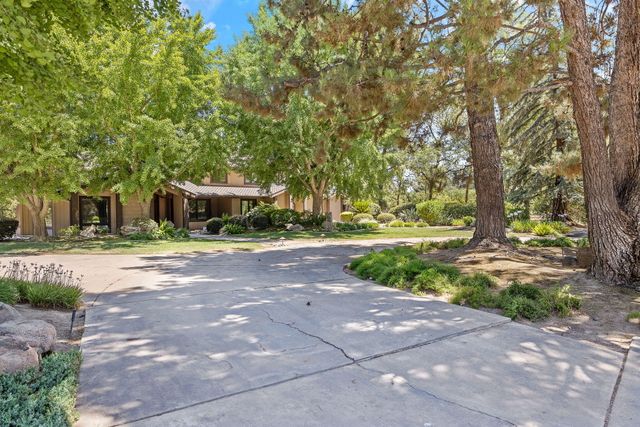 676 Sol Road, Visalia, CA 93292