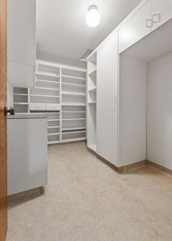 676 Sol Road, Visalia, CA 93292