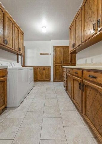 676 Sol Road, Visalia, CA 93292