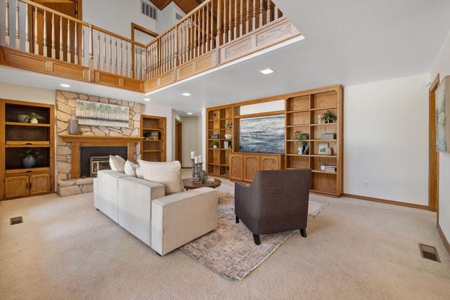 676 Sol Road, Visalia, CA 93292