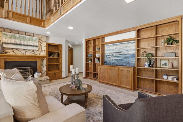 676 Sol Road, Visalia, CA 93292