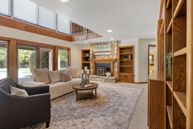 676 Sol Road, Visalia, CA 93292