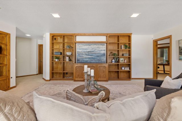 676 Sol Road, Visalia, CA 93292