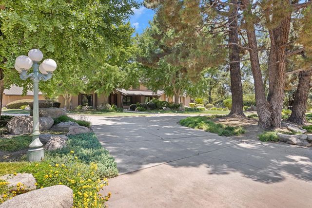 676 Sol Road, Visalia, CA 93292