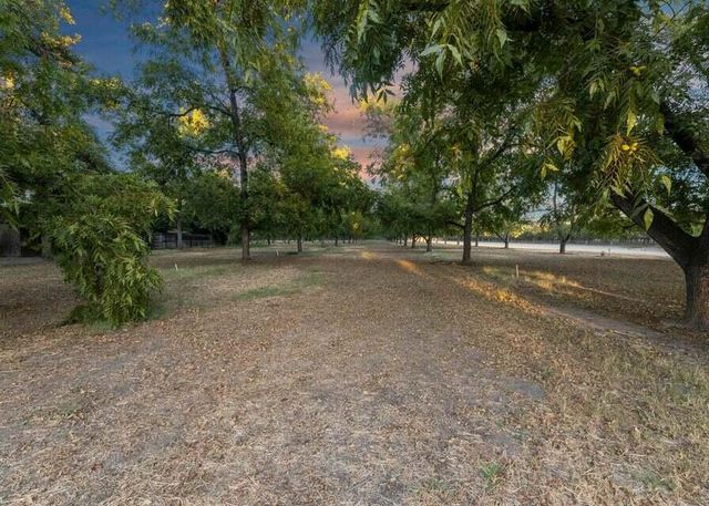 676 Sol Road, Visalia, CA 93292