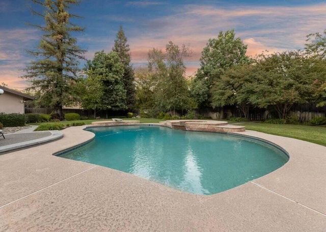 676 Sol Road, Visalia, CA 93292