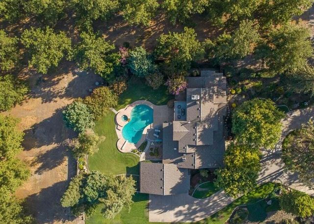 676 Sol Road, Visalia, CA 93292