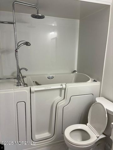 42 Boulevard E, Keyport, NJ 07735