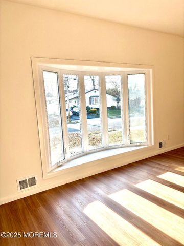 42 Boulevard E, Keyport, NJ 07735