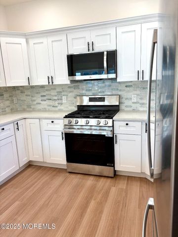 42 Boulevard E, Keyport, NJ 07735