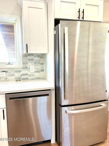 42 Boulevard E, Keyport, NJ 07735