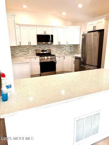 42 Boulevard E, Keyport, NJ 07735
