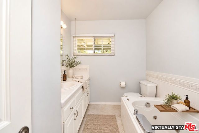 3774 Dalehurst Drive, Bakersfield, CA 93306