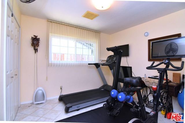 3774 Dalehurst Drive, Bakersfield, CA 93306