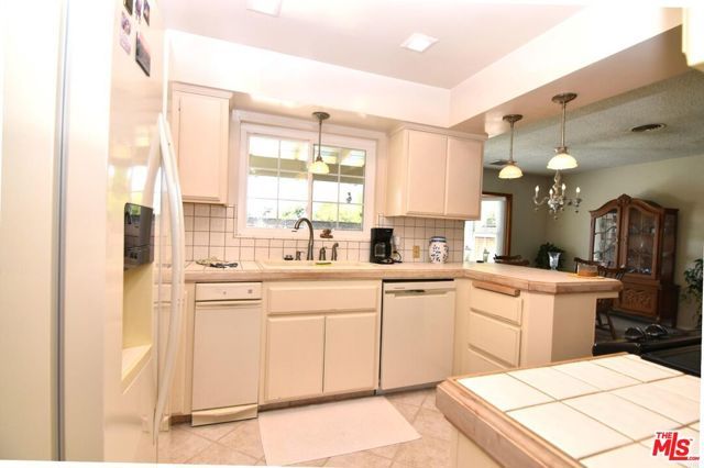 3774 Dalehurst Drive, Bakersfield, CA 93306