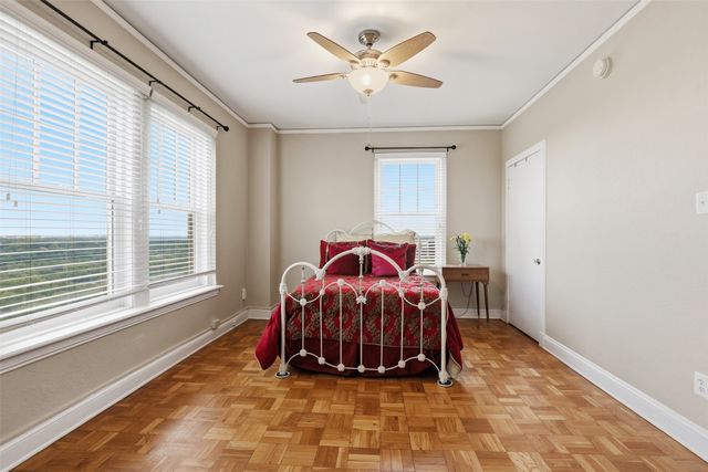 2306 Park Place Avenue 10B, Fort Worth, TX 76110