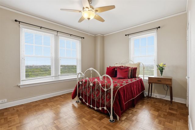 2306 Park Place Avenue 10B, Fort Worth, TX 76110