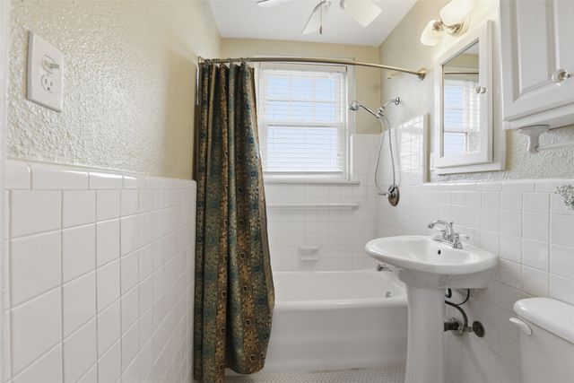 2306 Park Place Avenue 10B, Fort Worth, TX 76110