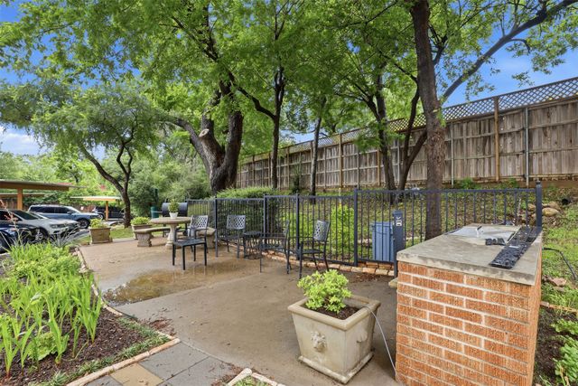 2306 Park Place Avenue 10B, Fort Worth, TX 76110