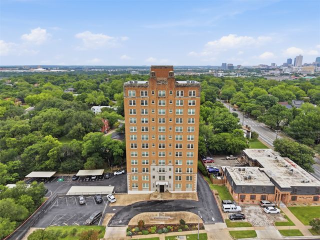 2306 Park Place Avenue 10B, Fort Worth, TX 76110
