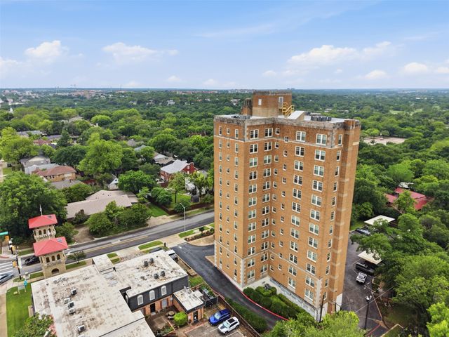 2306 Park Place Avenue 10B, Fort Worth, TX 76110