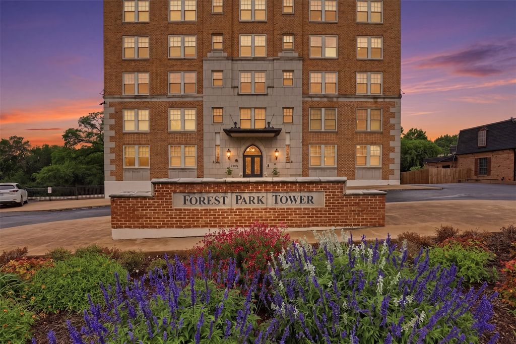2306 Park Place Avenue 10B, Fort Worth, TX 76110