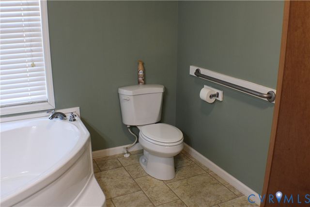 1811 Halls Store Rd, Mineral, VA 23117