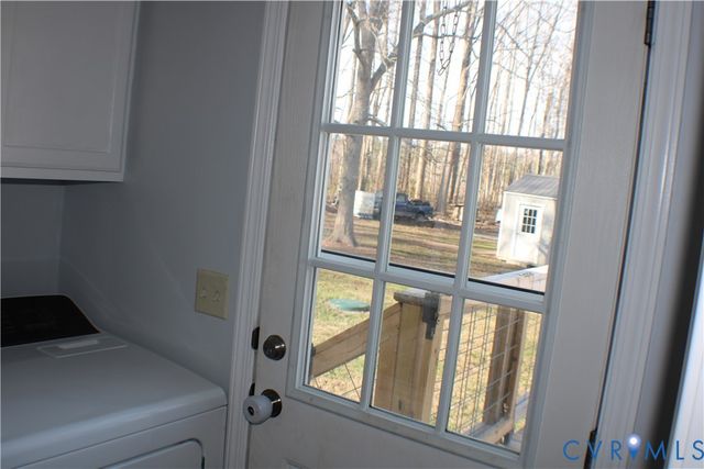 1811 Halls Store Rd, Mineral, VA 23117