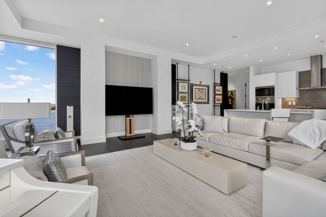 50 Liberty Drive 12J, Boston, MA 02210