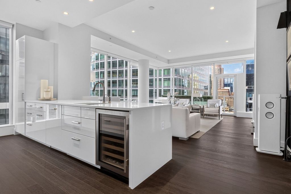 50 Liberty Drive 12J, Boston, MA 02210