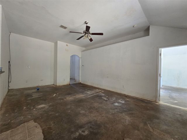 4204 Sapphire Lane, Granbury, TX 76049