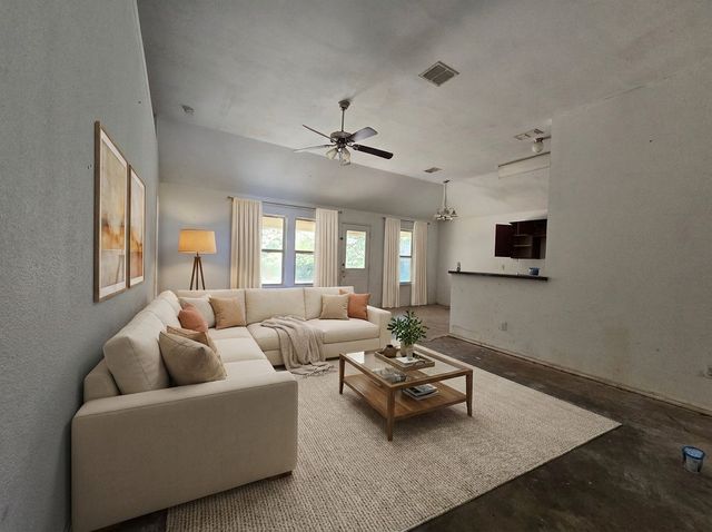 4204 Sapphire Lane, Granbury, TX 76049