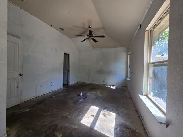 4204 Sapphire Lane, Granbury, TX 76049