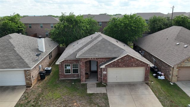 4204 Sapphire Lane, Granbury, TX 76049
