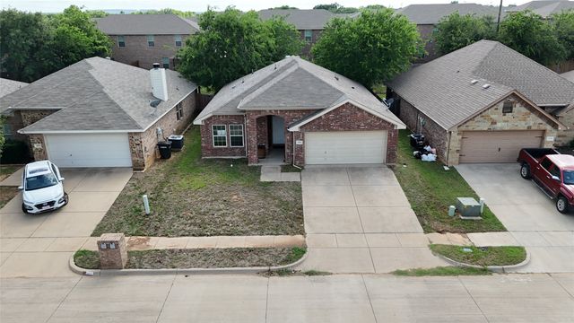 4204 Sapphire Lane, Granbury, TX 76049