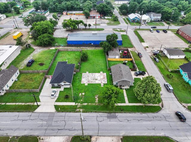 806 E Houston Street, Sherman, TX 75090