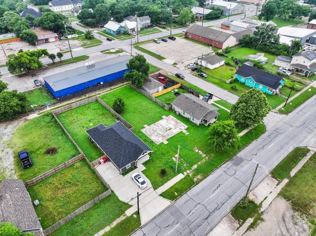 806 E Houston Street, Sherman, TX 75090