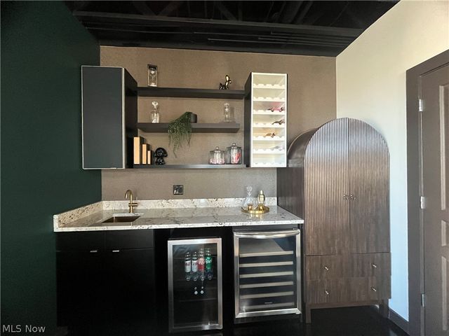 121 N Howard Street, Akron, OH 44308