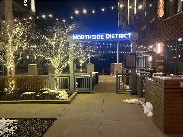 121 N Howard Street, Akron, OH 44308