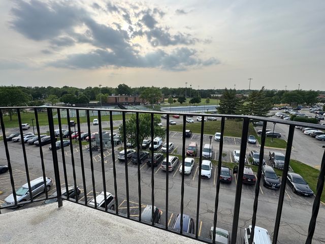 300 S Roselle Road 522, Schaumburg, IL 60193