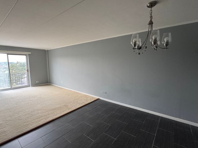 300 S Roselle Road 522, Schaumburg, IL 60193