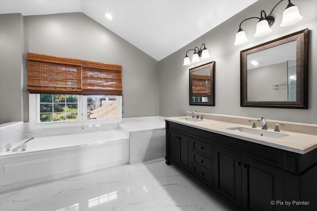 182 Ashfield Court, Bloomingdale, IL 60108
