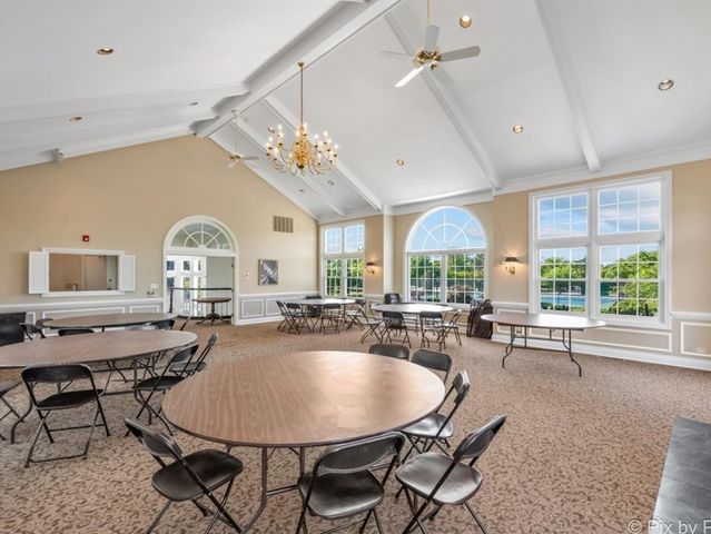 182 Ashfield Court, Bloomingdale, IL 60108