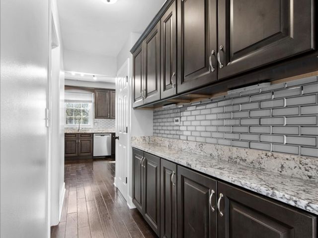 182 Ashfield Court, Bloomingdale, IL 60108