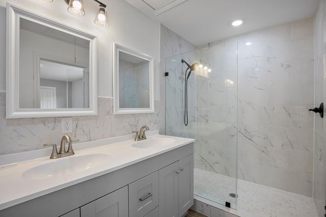 20719 Rio Villa Drive, Houston, TX 77049
