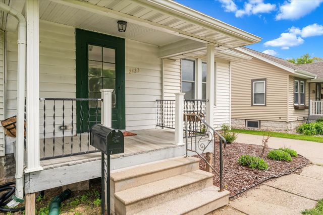 2423 29th Street, Rock Island, IL 61201