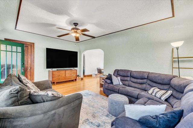 2423 29th Street, Rock Island, IL 61201