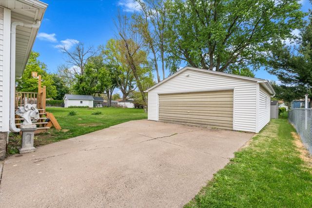 2423 29th Street, Rock Island, IL 61201