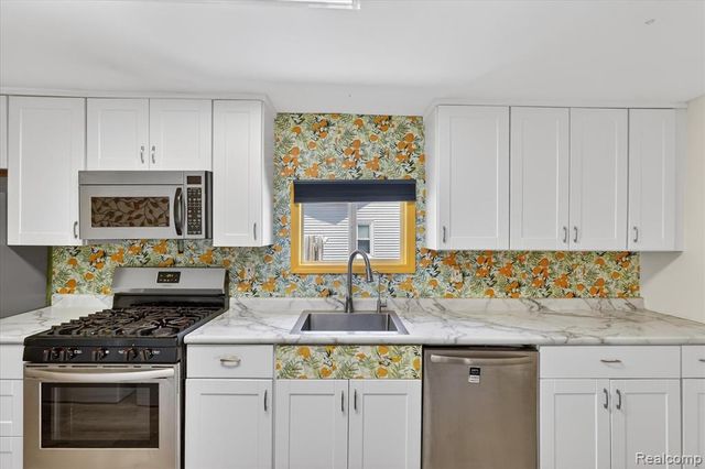 1060 W Williamson Avenue, Flint, MI 48507
